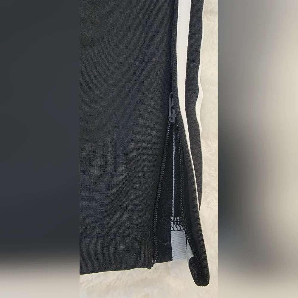 *BNWOT* Adidas Adicolor Classics Firebird Track Pants - Picture 6 of 7